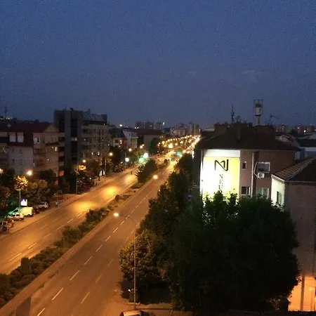Riverside Skopje Hotel アパート